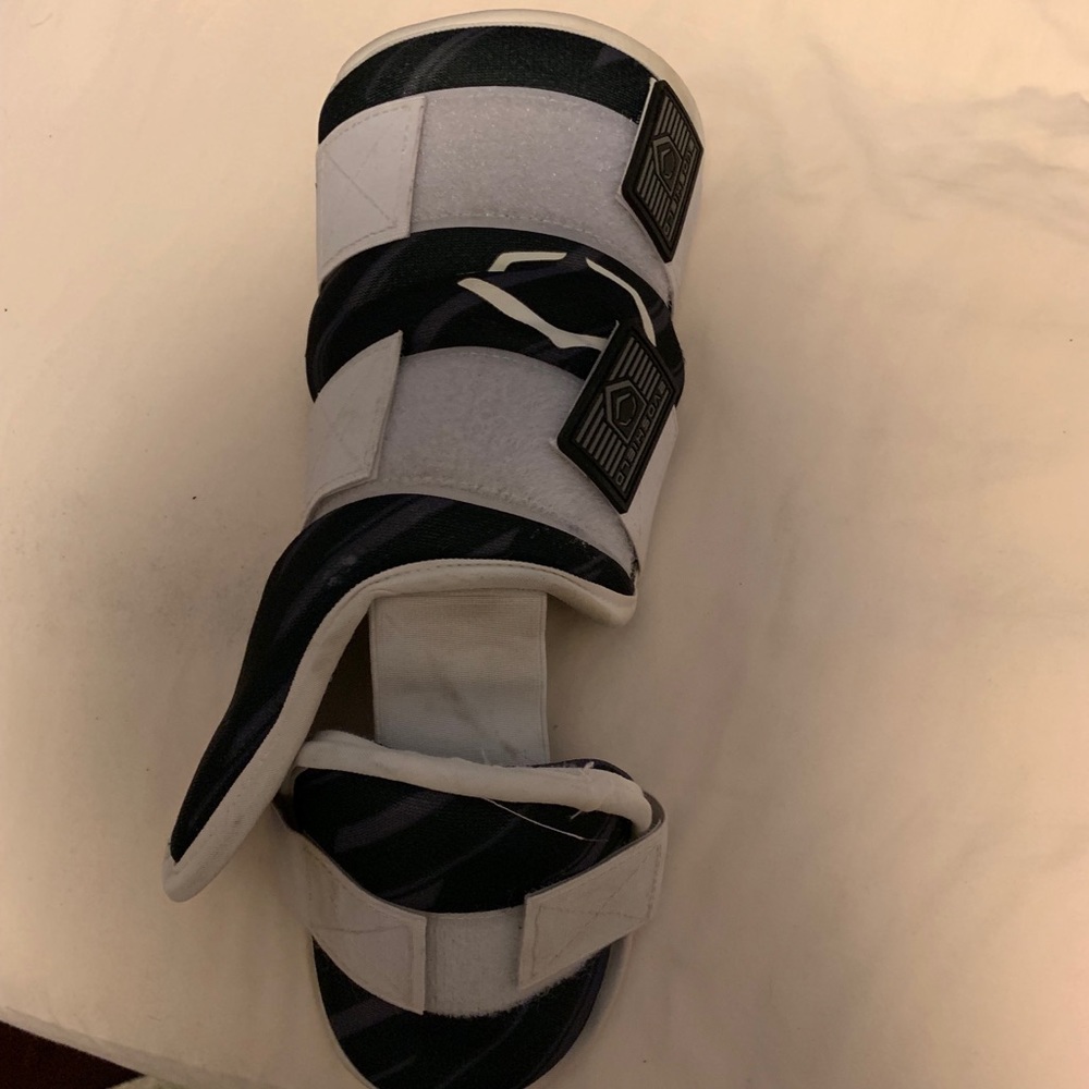Evoshield leg guard